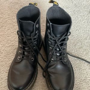 Dr. Martens (Luna)